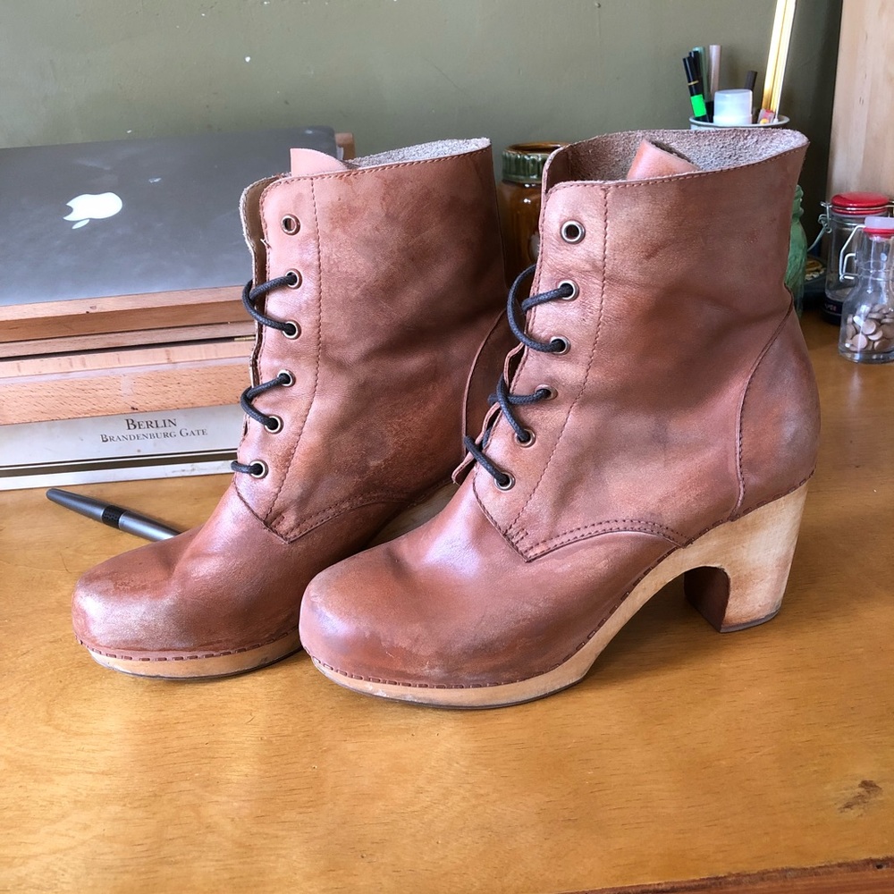 SOLD Woodies Wood Clog Boots Distressed